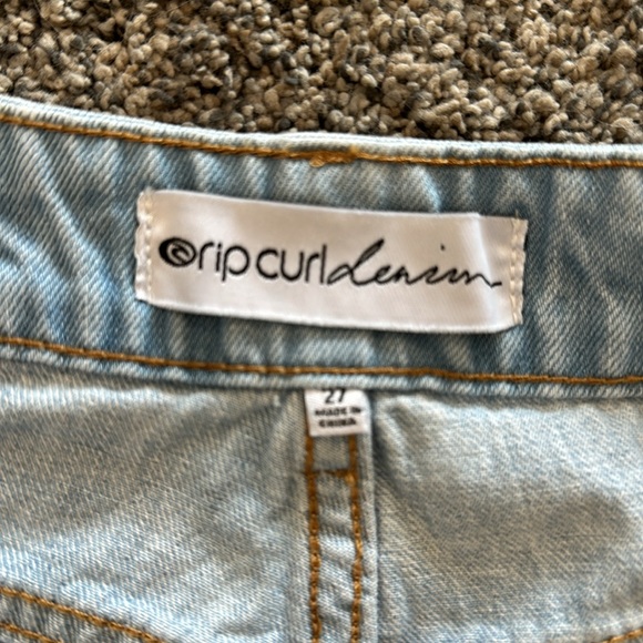 Rip Curl Denim Shorts - NWT - High Waisted Short - Picture 4 of 4